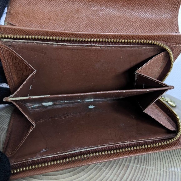 LOUIS VUITTON Monogram Porte-Monnaie Tresor Wallet - Picture 5 of 9